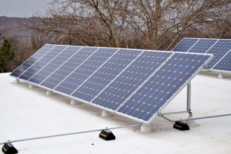رتبه چهارم شرکت توزیع نیروی برق استان خراسان رضوی در برخورداری از سامانه های خورشیدی در کشور