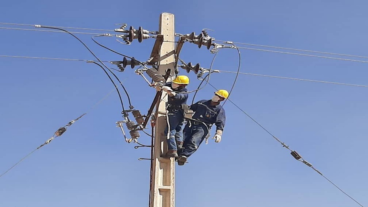 اقدامی کم سابقه در صالح آباد / احداث ۲۰ کیلومتر شبکه جدید برق 