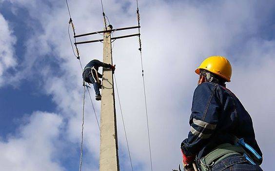۳۲۰ میلیارد ریال طرح اصلاح و تقویت شبکه برق در بردسکن اجرا شد