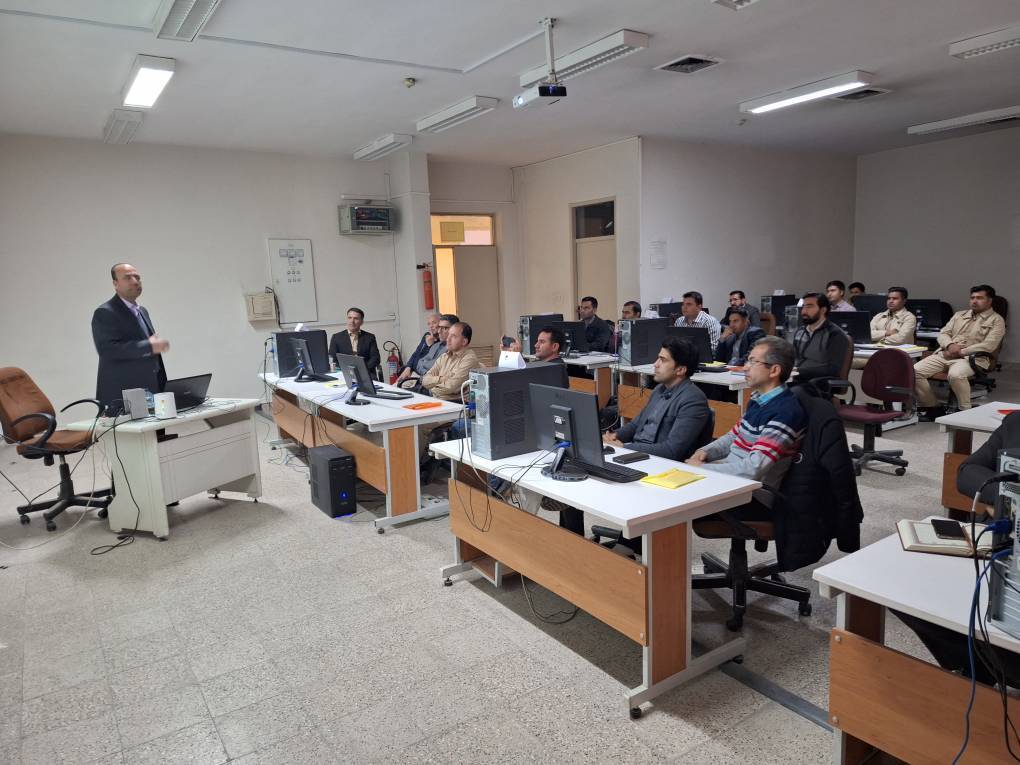 دوره آموزشی نگهداری و تعمیرات پیشگیرانه شبکه و تاسیسات توزیع برق در مشهد برگزار شد